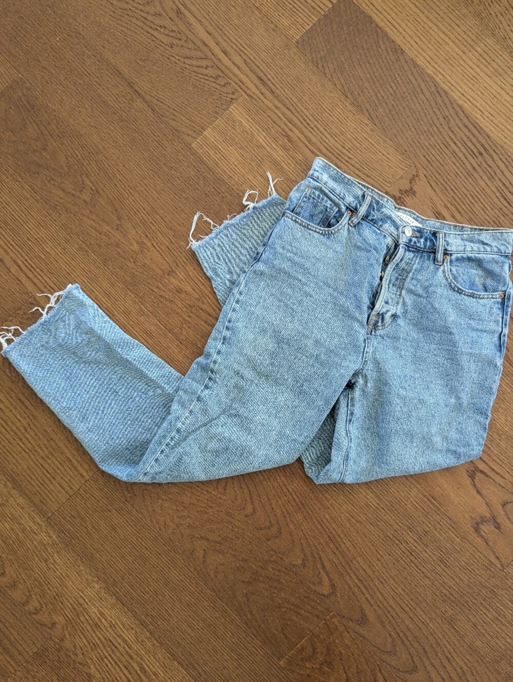 PacSun Distressed High-Waist Women’s Jeans